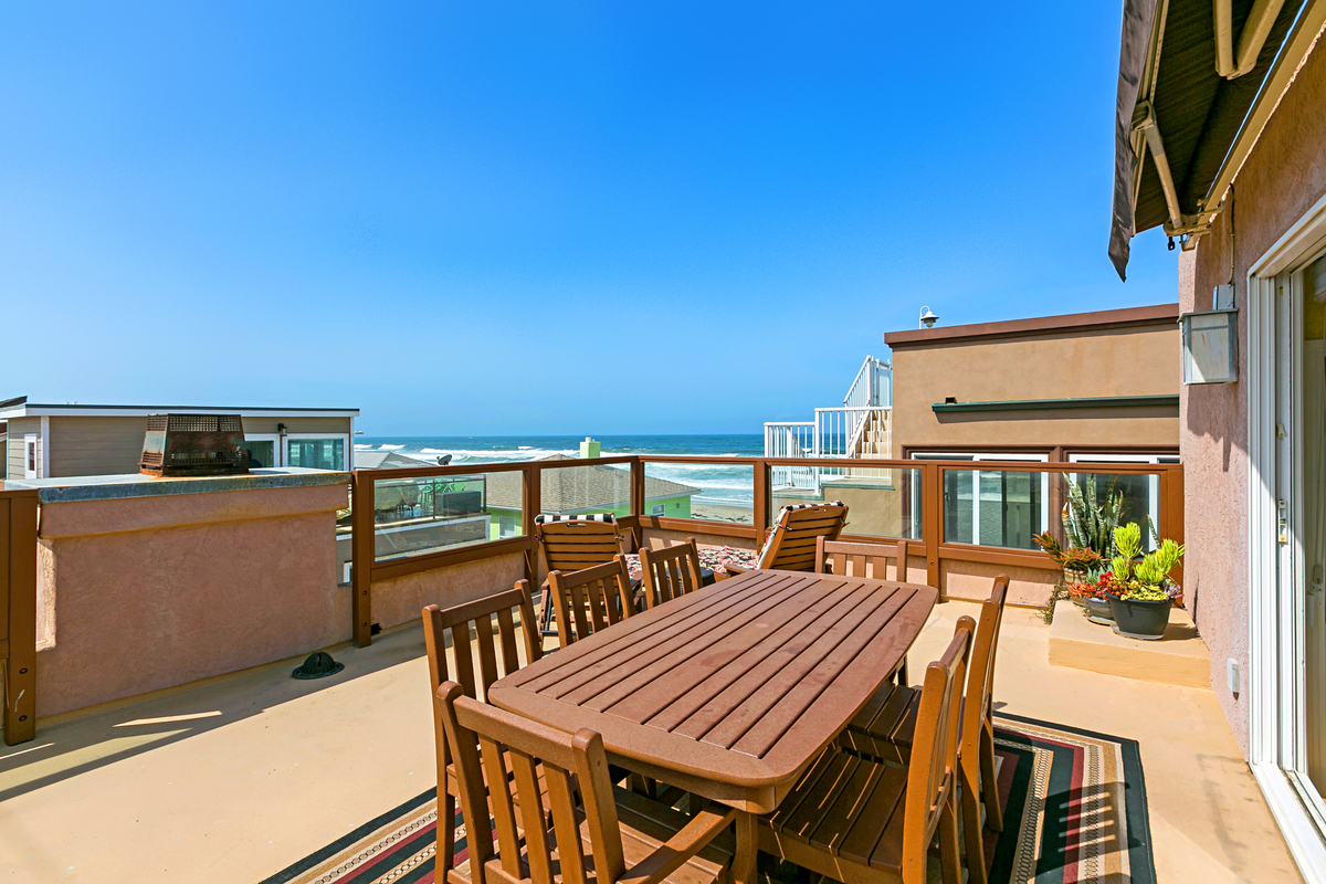 Third floor rooftop deck